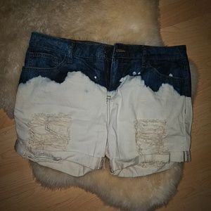 NWOT bebe jean Shorts Ripped Distressed Cloud plus